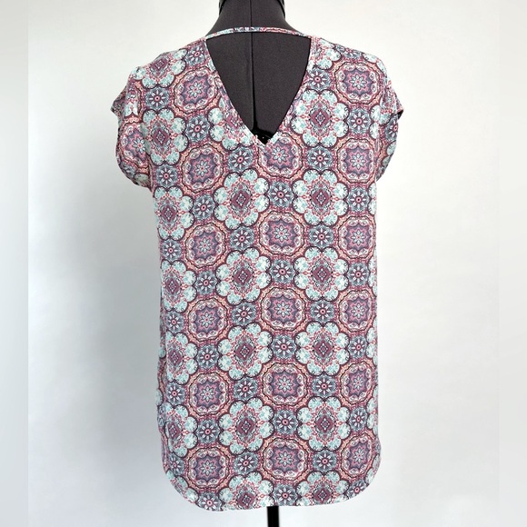 DR2 Pink & Blue Patterned Blouse. - Picture 2 of 5